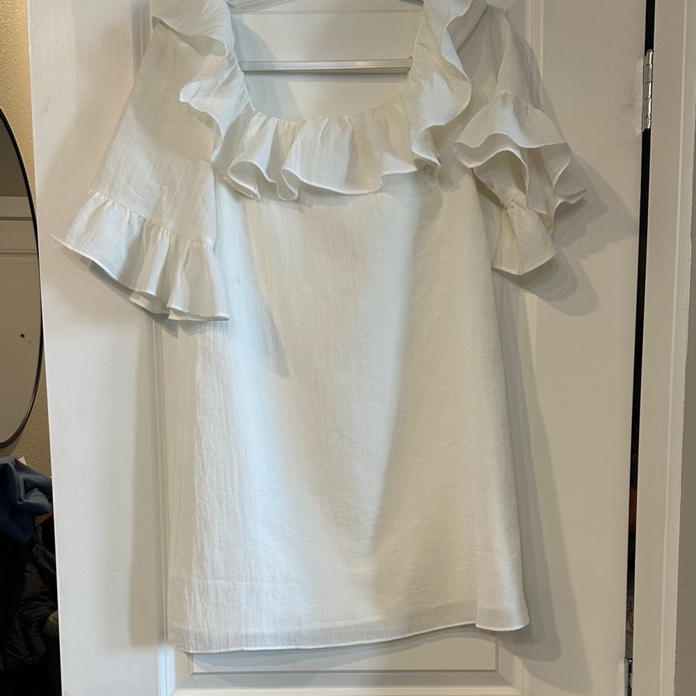 Chic White Ruffle Sleeve Dress